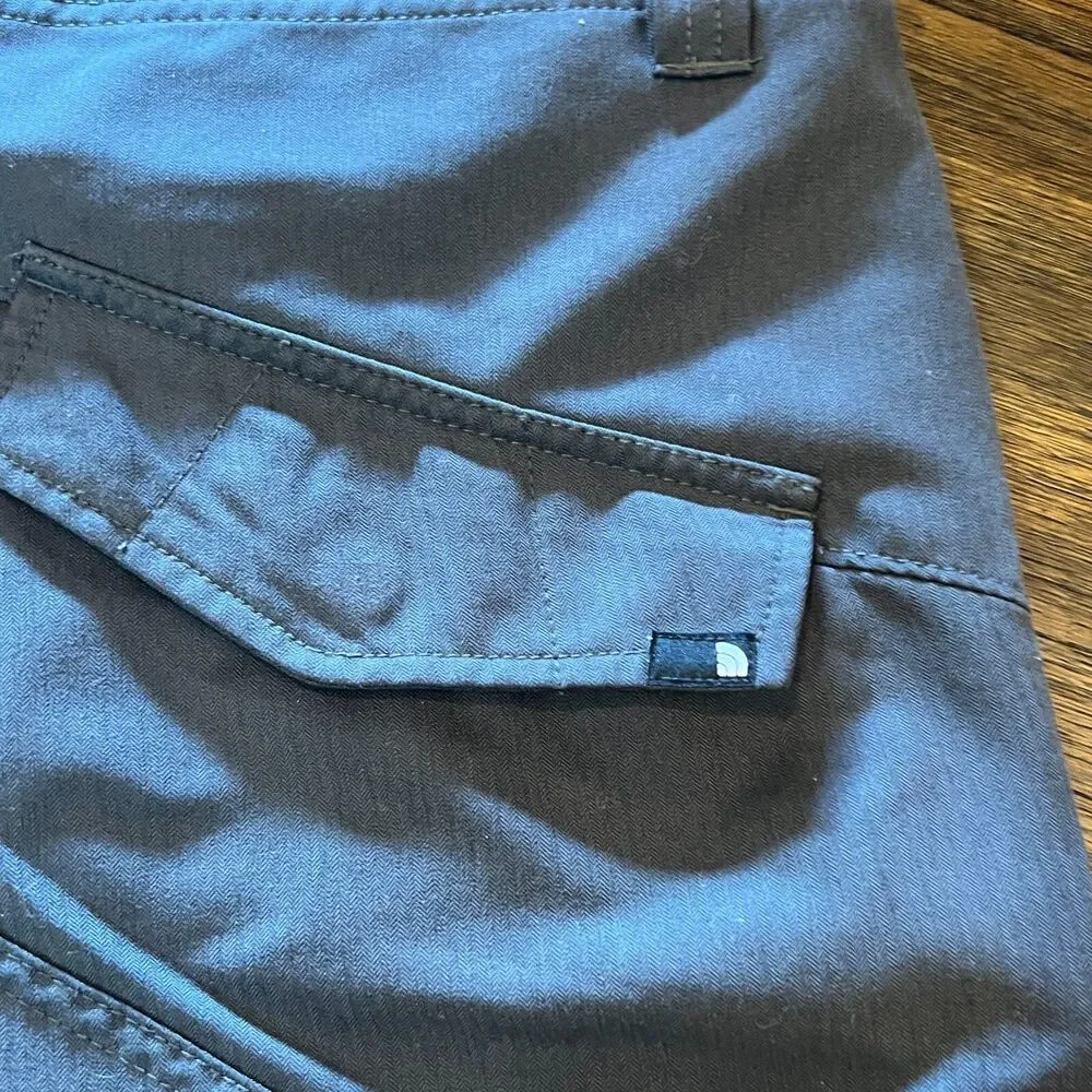 The North Face Men’s Size 34 Dark Grey black Shorts Nylon Cargo Hiking 11